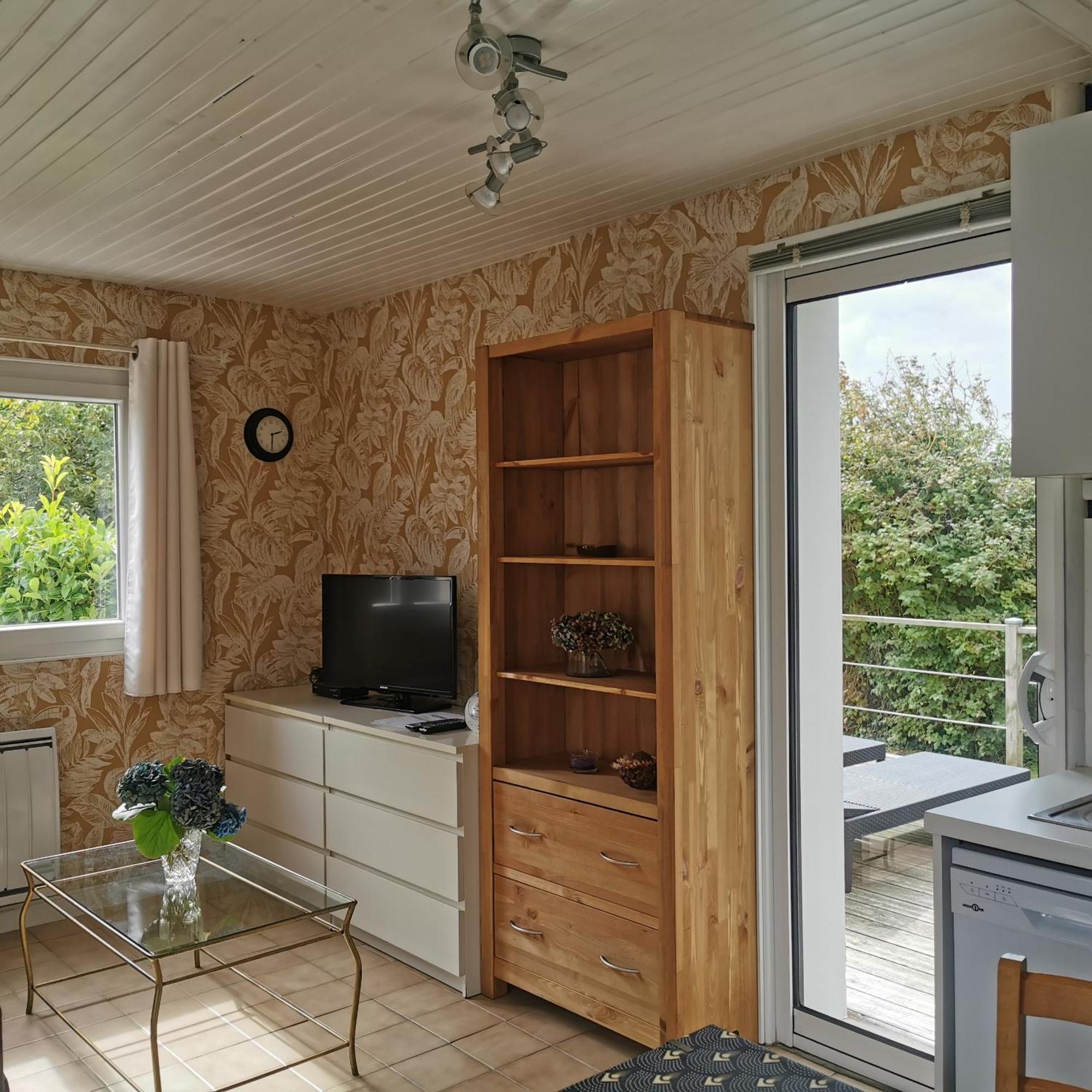 Dependance Au Calme Dans Notre Jardin Ferienhaus Saint-Aubin-Des-Preaux